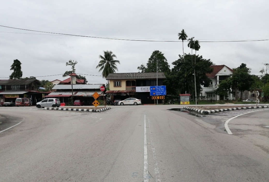 Polisi mengejar sopir truk yang menabrakkan pria Siam itu hingga tewas