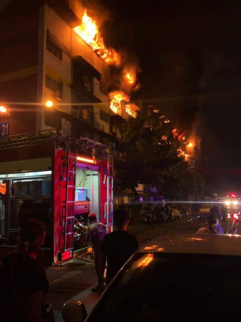8 maisons incendiées à Flat Sri Johor