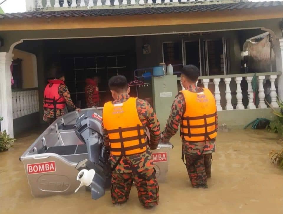 PM kerah agensi keselamatan bantu mangsa banjir di Selangor