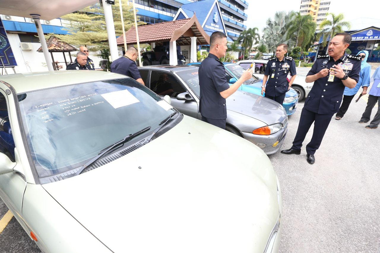 curi kereta