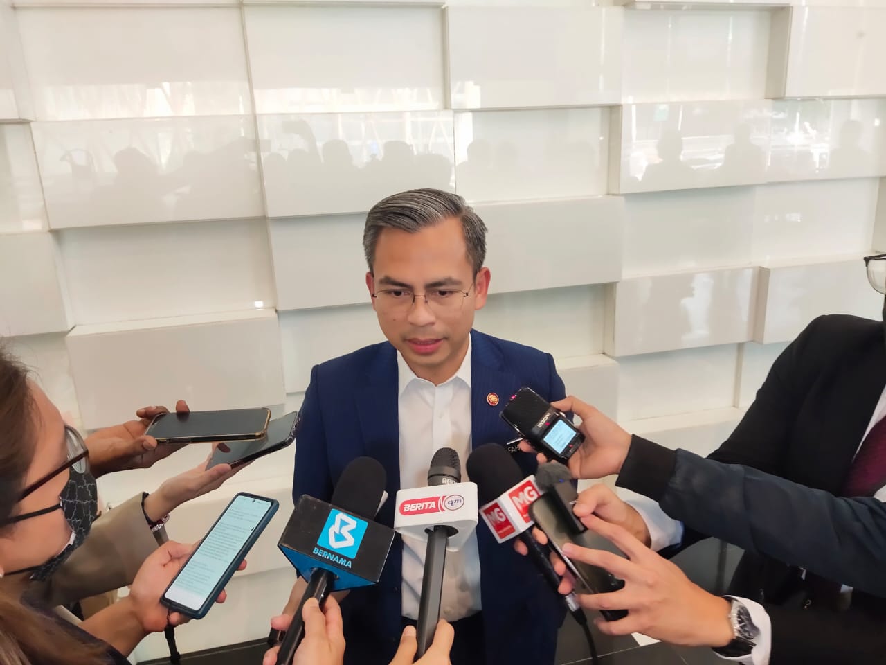 Kerajaan kaji keselamatan penggunaan aplikasi media sosial di tempat kerja