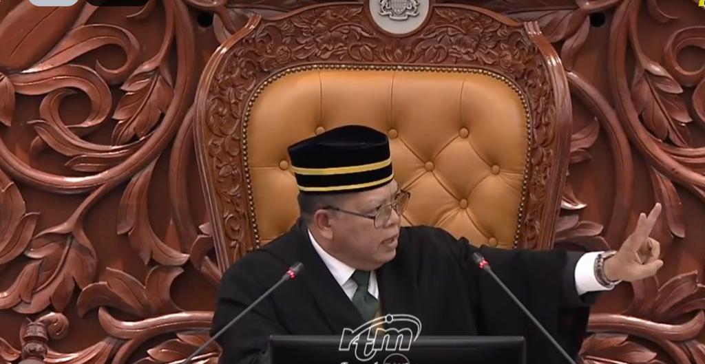 Speaker tinggi suara, arah Awang keluar dewan dua hari