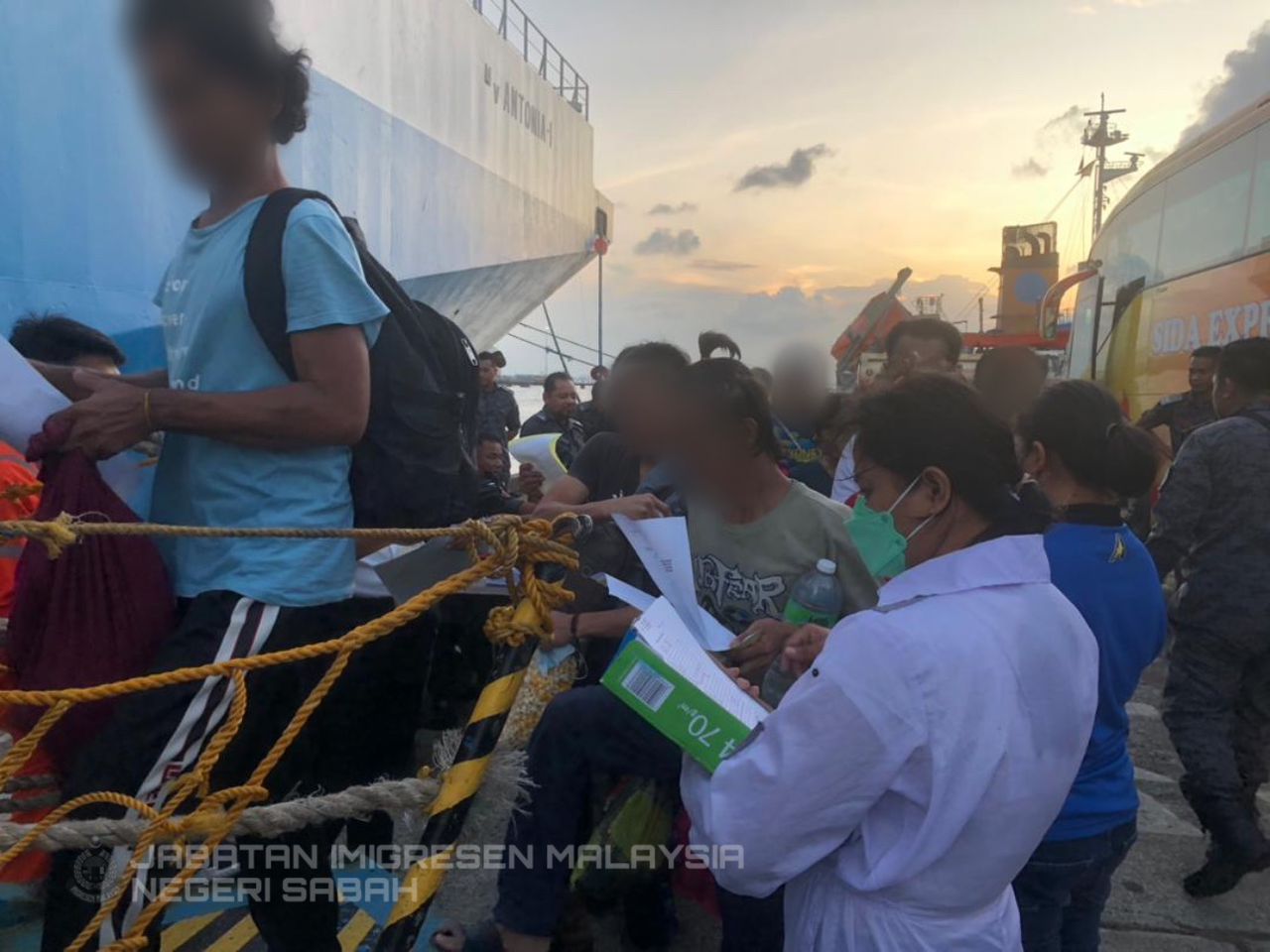 JIM Sabah hantar 653 PATI pulang ke Filipina