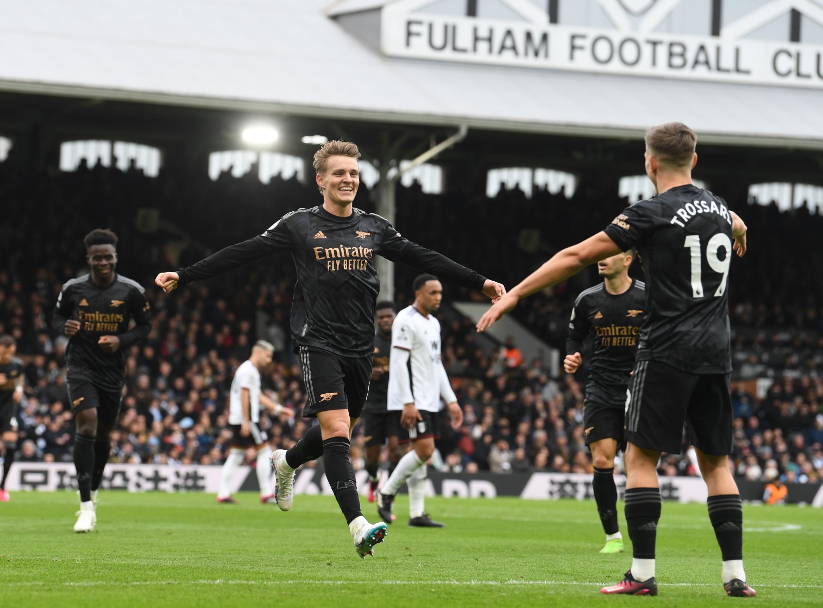 Arsenal ceria, Manchester United tercicir mata