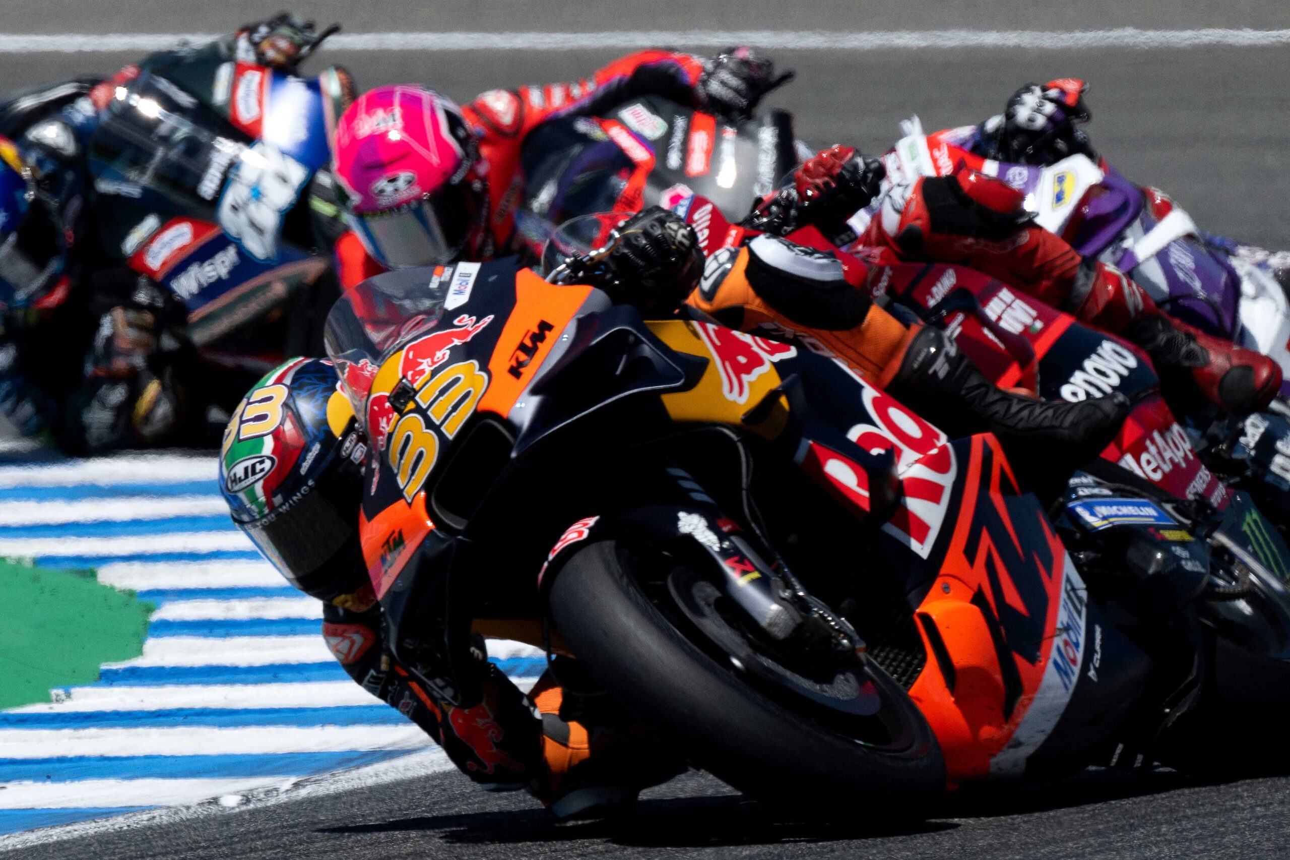 Binder ketepikan Bagnaia tawan perlumbaan sprint di Sepanyol