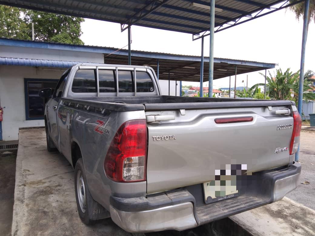 Dua lelaki diberkas cuba seleweng diesel 