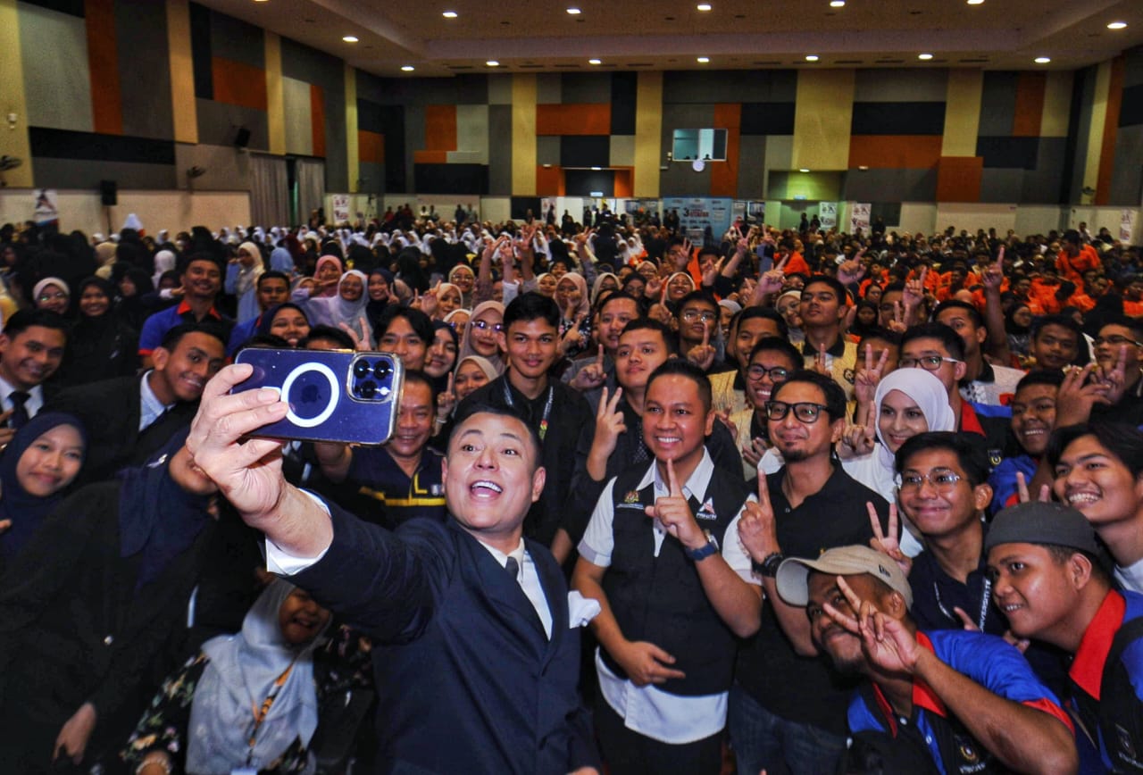 Pak Nil dilantik Ikon Program Jelajah Ikon Madani di IPT