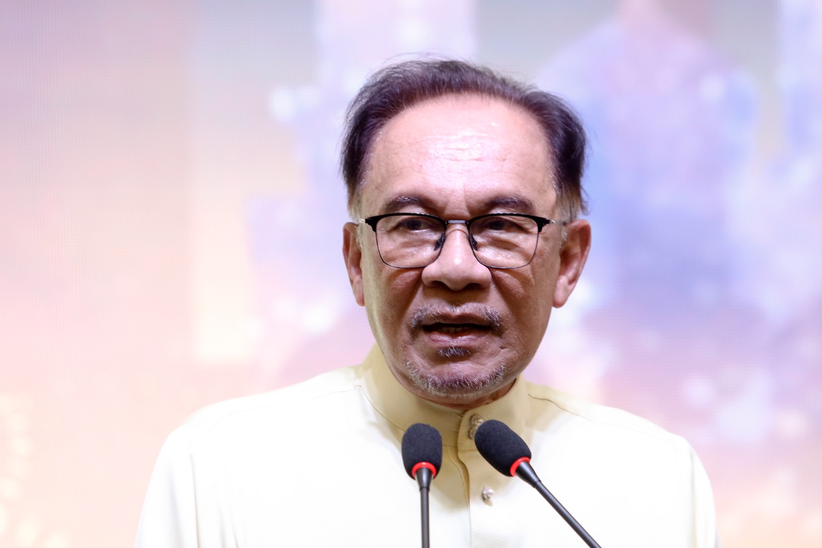 Anwar bangga sumbangan Wisma Putra tingkat imej Malaysia