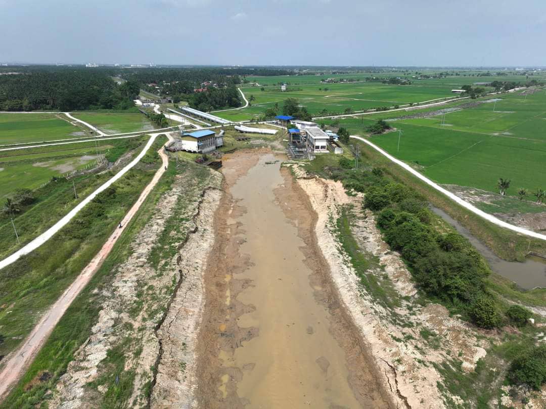 Paras air Sungai Muda turun mendadak, bekalan mungkin terganggu