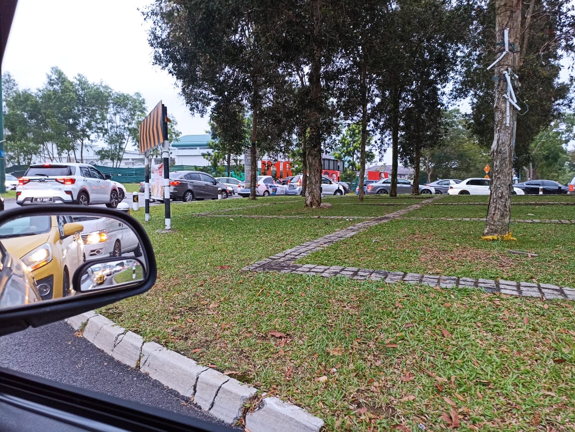 Nahas Elmina: Trafik sesak di laluan alternatif, Bukit Subang, Denai Alam