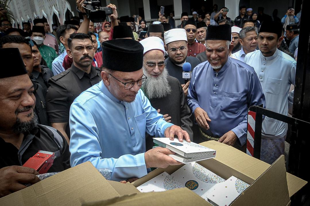 Anwar tidak tolak kemungkinan beri penjelasan DNAA Ahmad Zahid di Dewan Rakyat