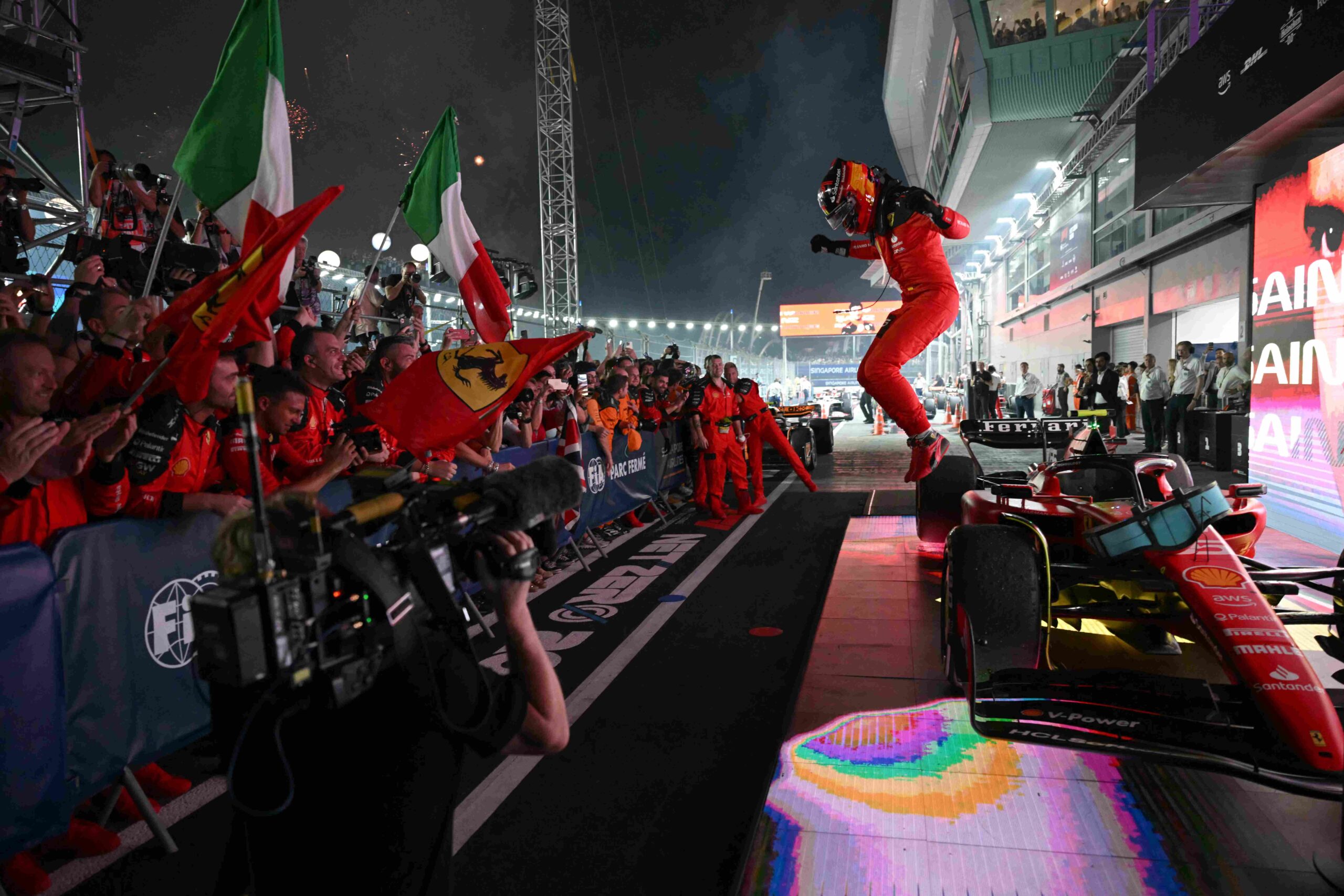 Ferrari rencat rekod Red Bull di Singapura