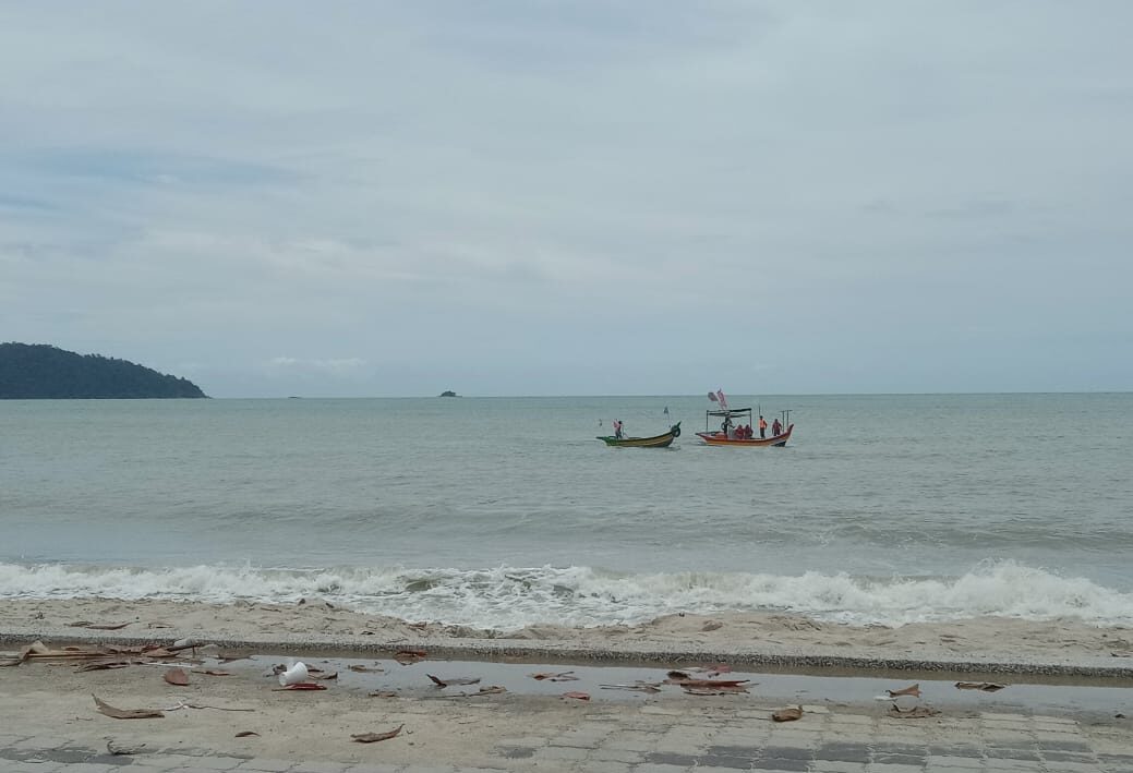 Lelaki dikhuatiri lemas ketika mandi di Teluk Senangin