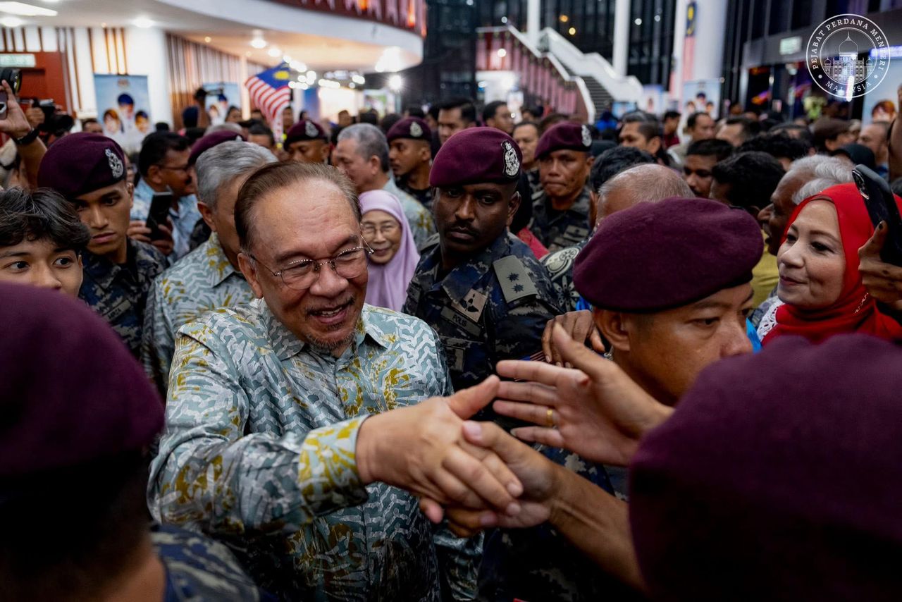 Jangan ulang sikap penjajah, tamak haloba, rakus demi kekayaan – Anwar
