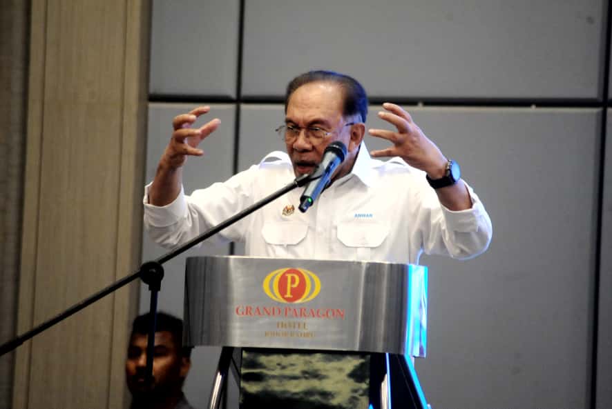 Berjalan bukan untuk bercuti tapi urusan kerja – PM