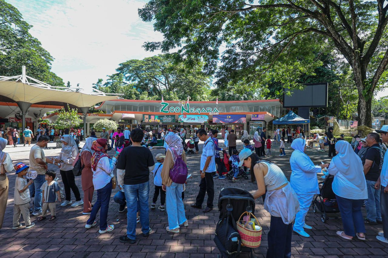 Zoo Negara diserbu cuti Hari Malaysia