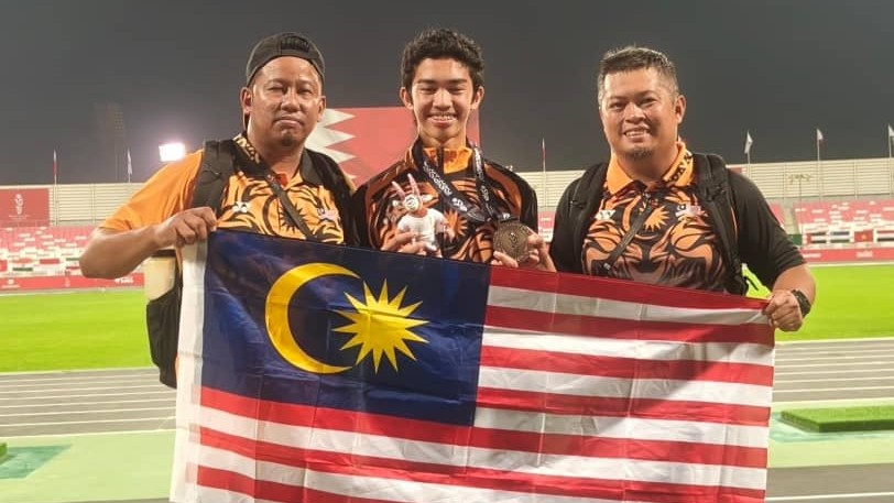 Pinjam galah masih raih pingat perak