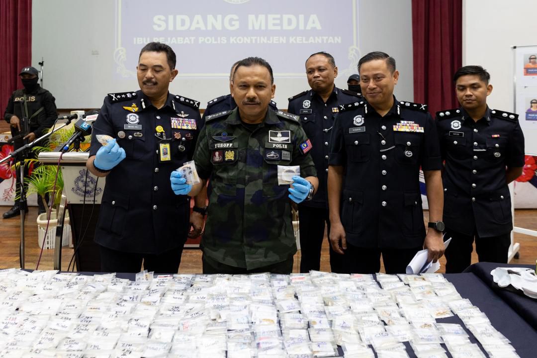 Pengurus rancang sebulan rompak emas majikan, guna cecair kuman