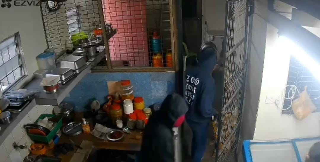 Tiga lelaki berparang samun peniaga kedai makan RM10,000