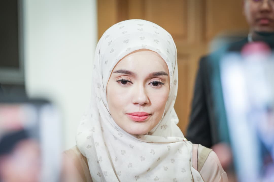 Uqasha Senrose kunci mulut, nekad teruskan cerai