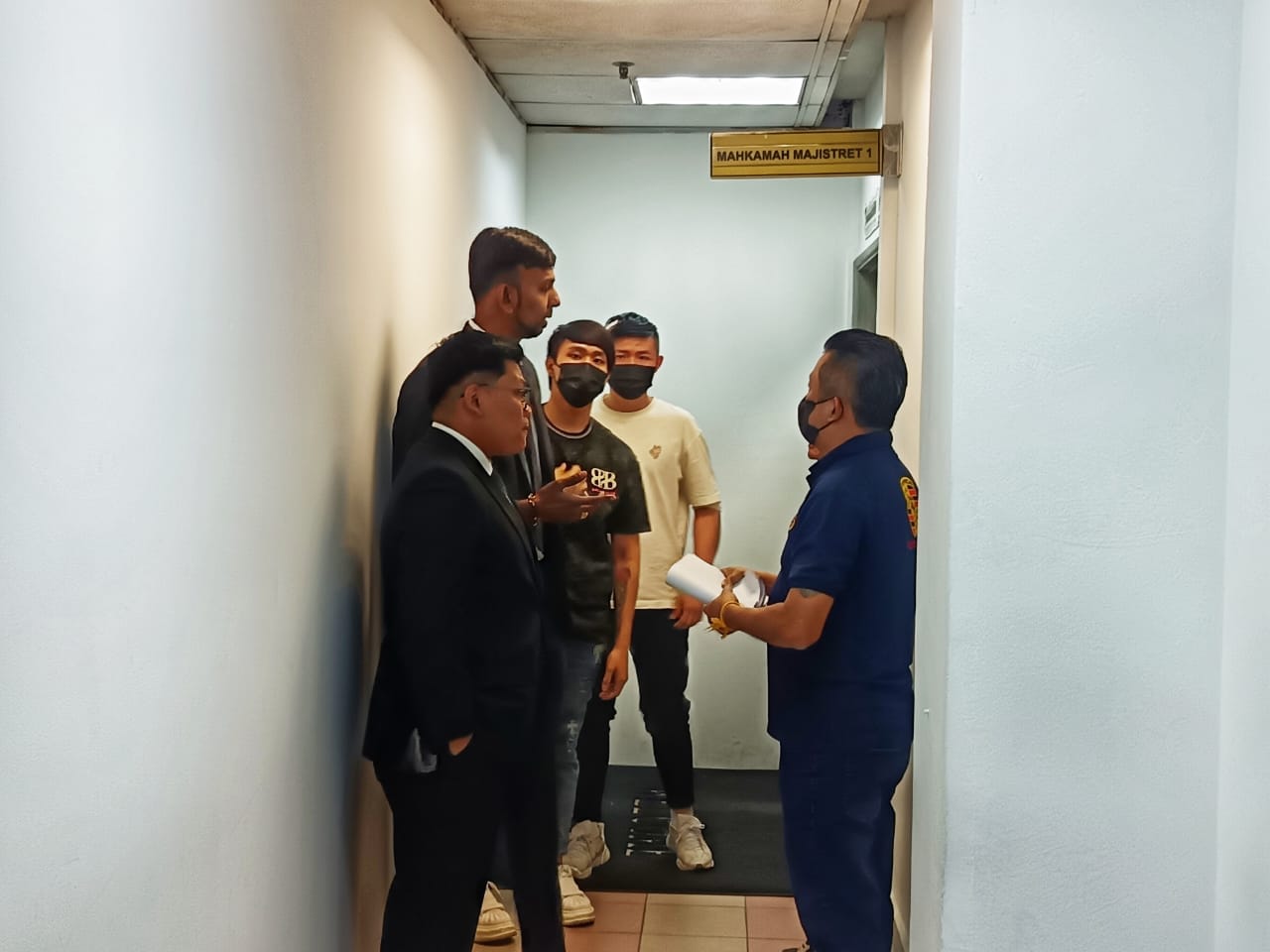 4 lelaki rebut teman wanita didenda RM800