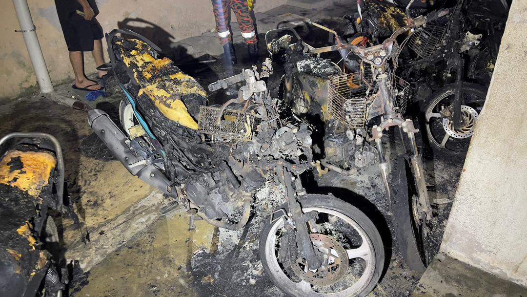 Lima motosikal musnah terbakar, tiada mangsa cedera