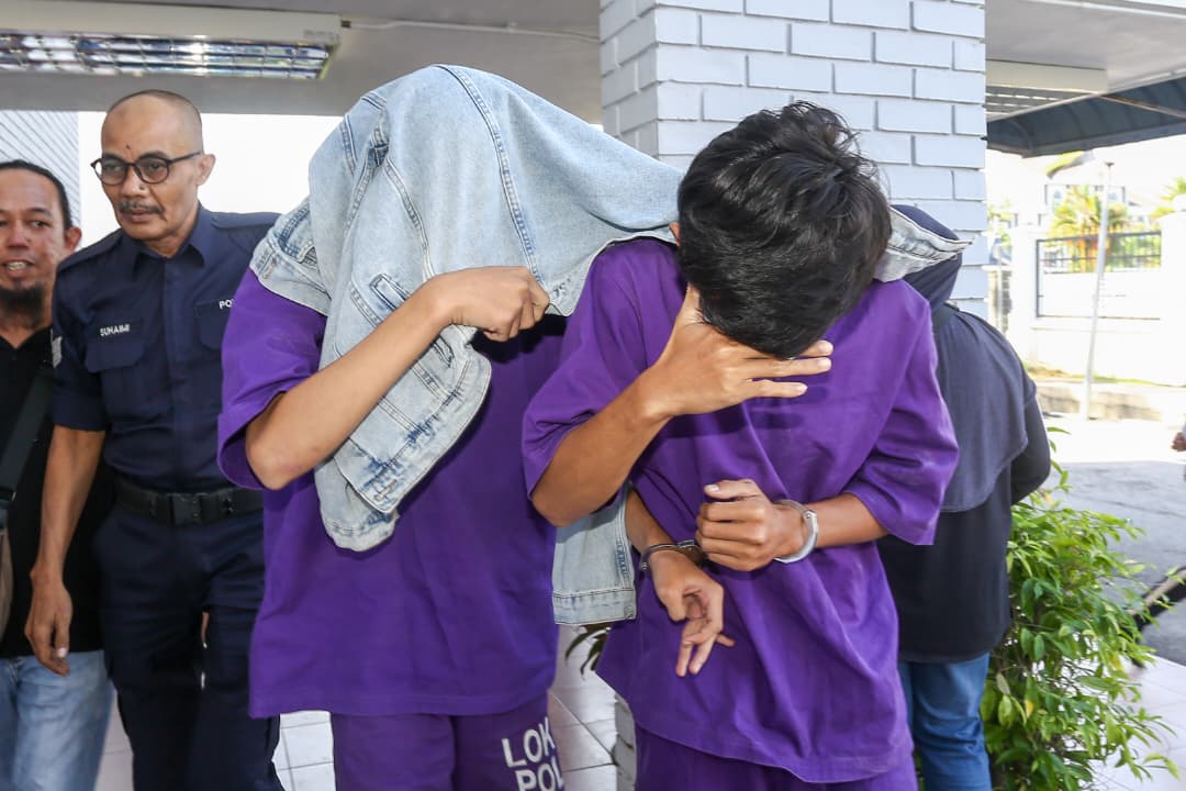 Lima pelajar mengaku salah tunggang motosikal secara bahaya, halang ambulans