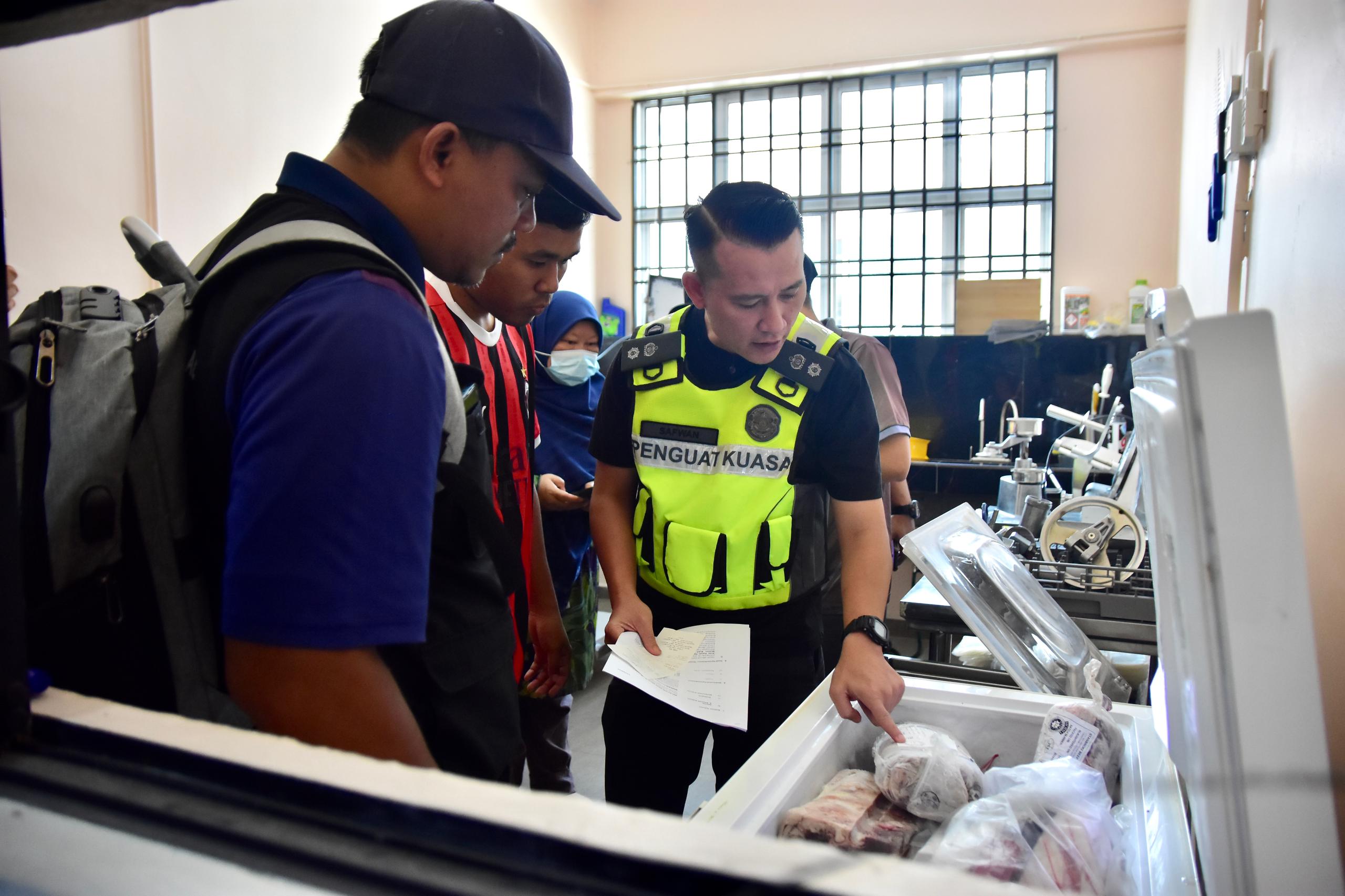 Jual daging import guna perkataan halal perdaya pembeli