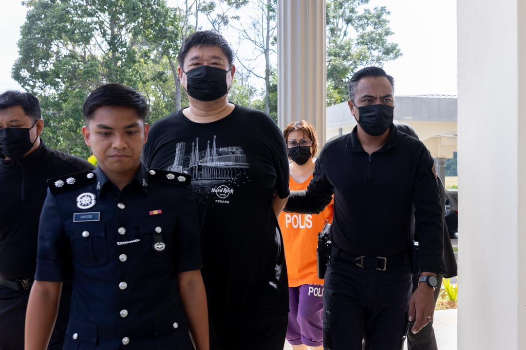 Pasangan kekasih didakwa rompak barang kemas RM5.75 juta di pajak gadai