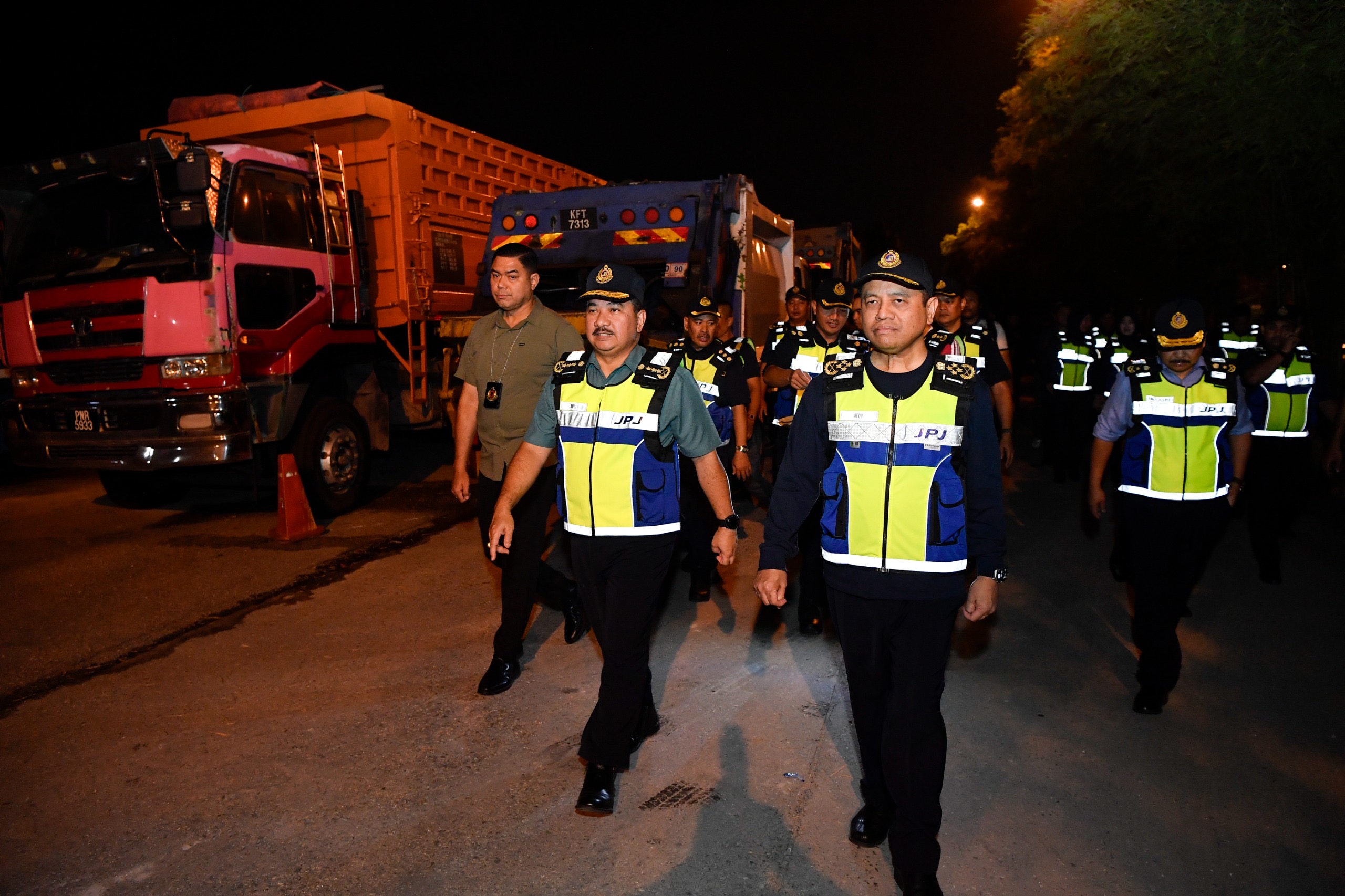 Pengendali degil bawa lebih muatan bakal hilang lesen – JPJ