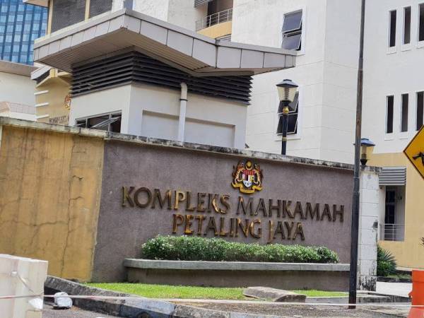 Kes tikam di sekolah: Pelajar lelaki didakwa membunuh