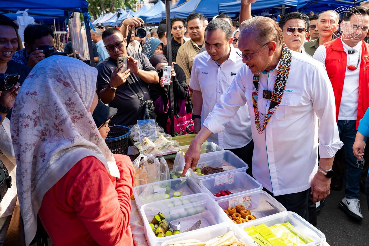 Dukungan kepada peniaga kecil perkukuh ekonomi setempat – PM
