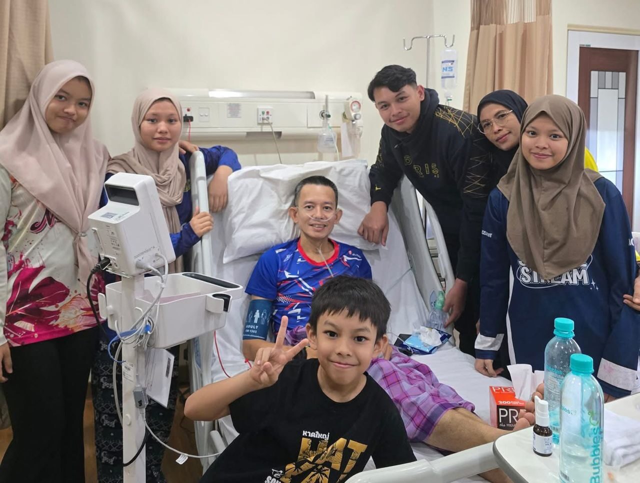 Status terakhir untuk keluarga tersayang – Cikgu E