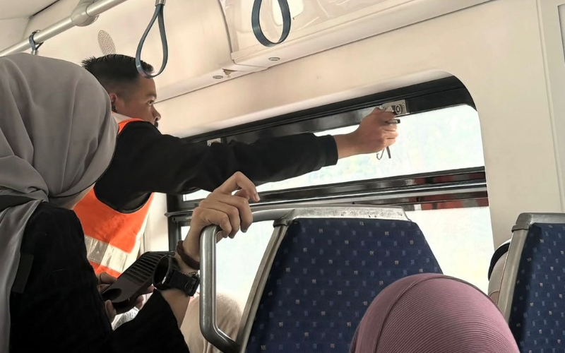 [VIDEO] Berpeluh dalam komuter 40 minit