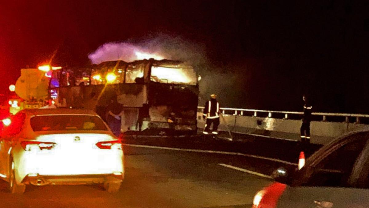 Bas bawa jemaah umrah langgar lori tangki, 45 terkorban