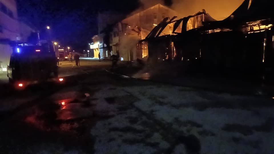 Bangunan ikonik berusia lebih 50 tahun di Kampar hangus terbakar