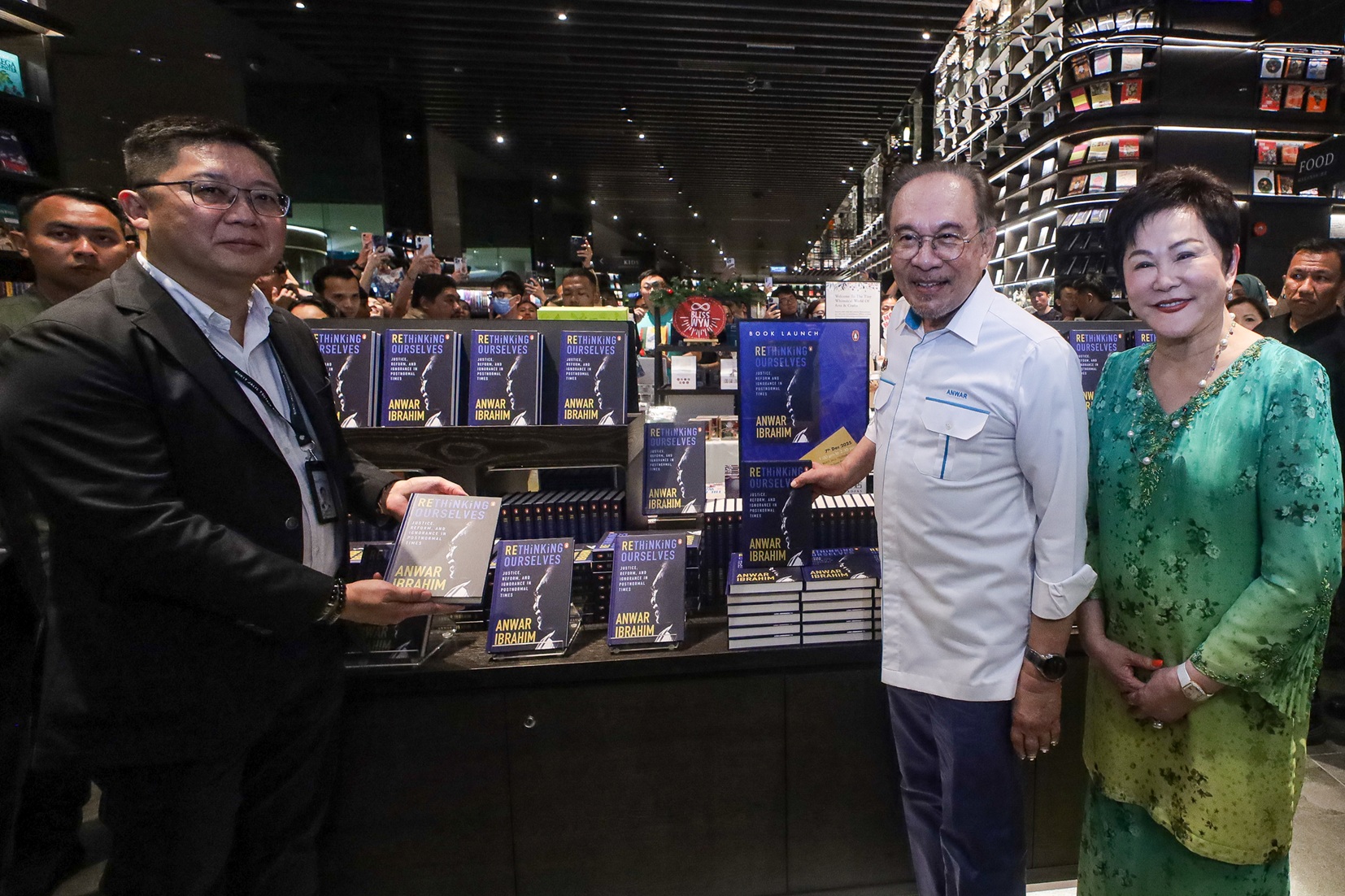 Rombakan Kabinet: Tidak mahu tergesa-gesa, masih terima cadangan – Anwar