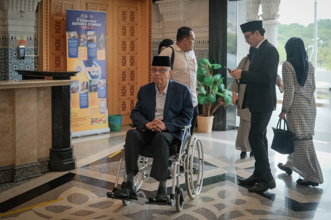 Anak pengasas Sapura Holdings dibenar kemuka bantahan awal