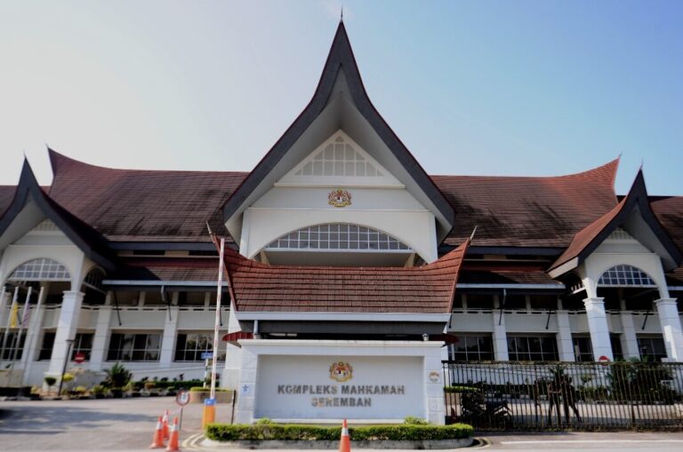 Pemandu ambulans aniaya anak tiri di ruang tamu, bilik