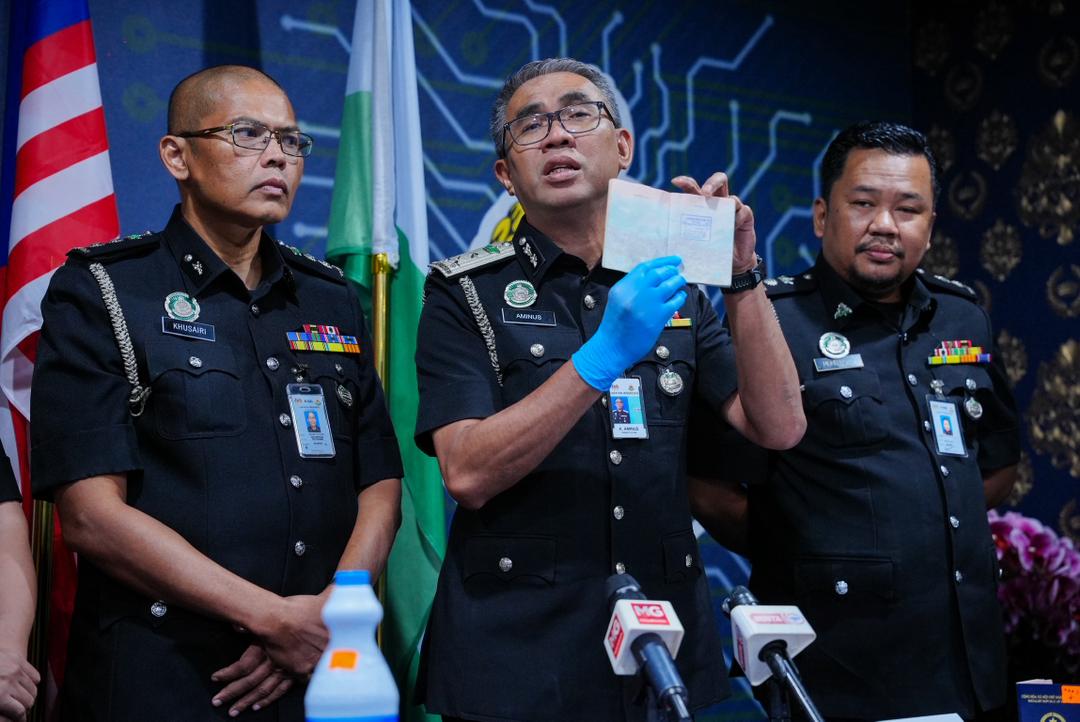 Penjual kek rupanya sindiket pemalsuan cop pasport