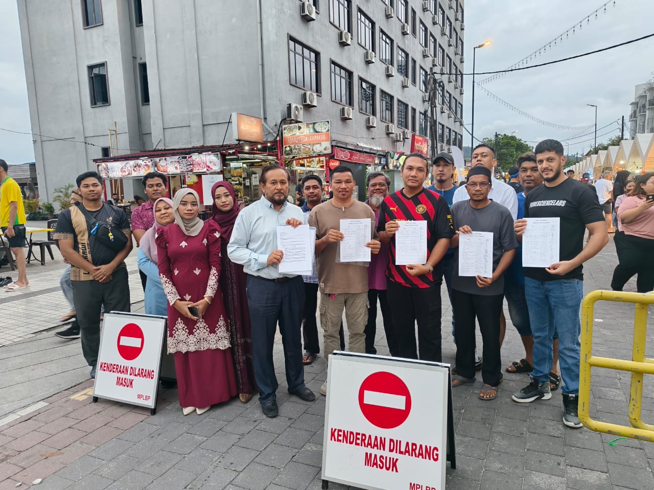 Peniaga Langkawi merungut khemah tutup premis