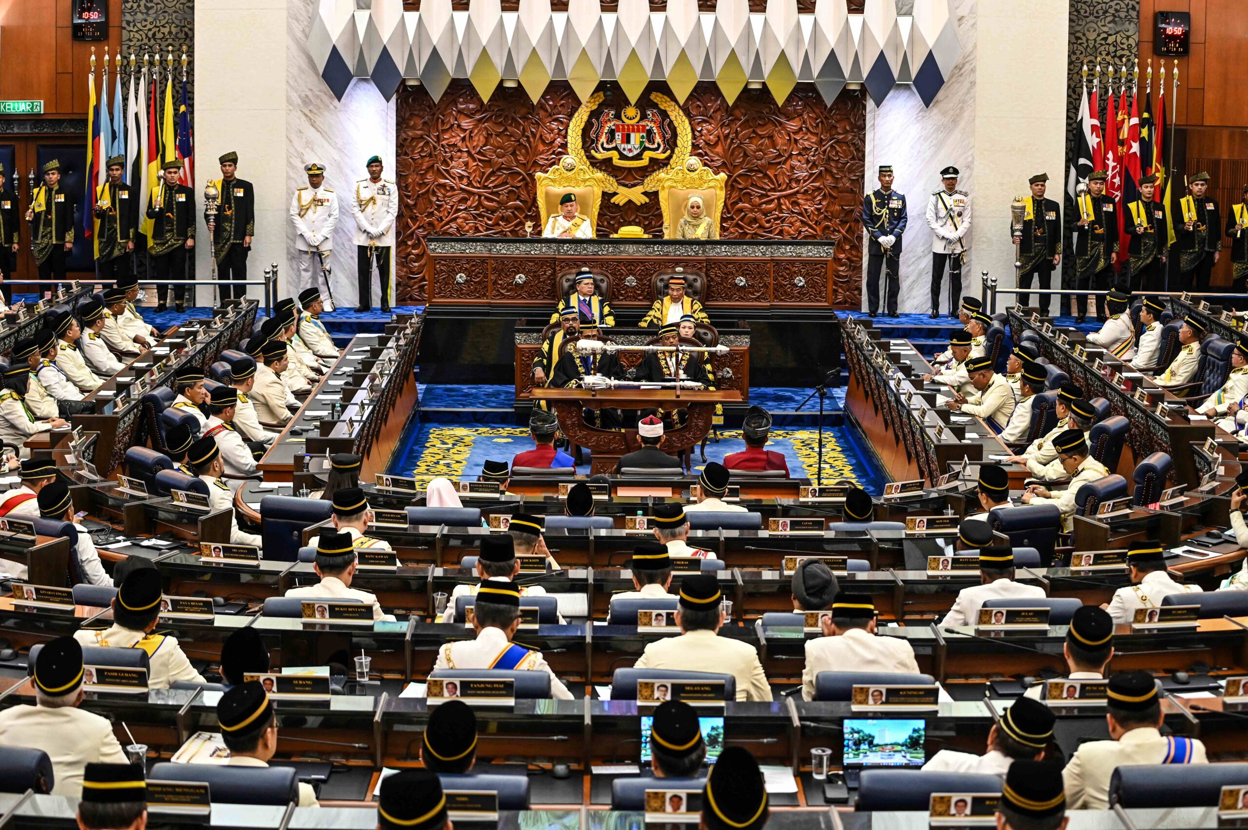 Agaknya selepas ni, saya terpaksa lantik sarjan sajalah jadi PAT – Agong