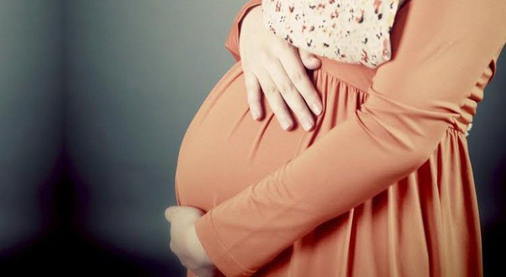 Doktor pulas telinga pesakit, tegur kerap mengandung