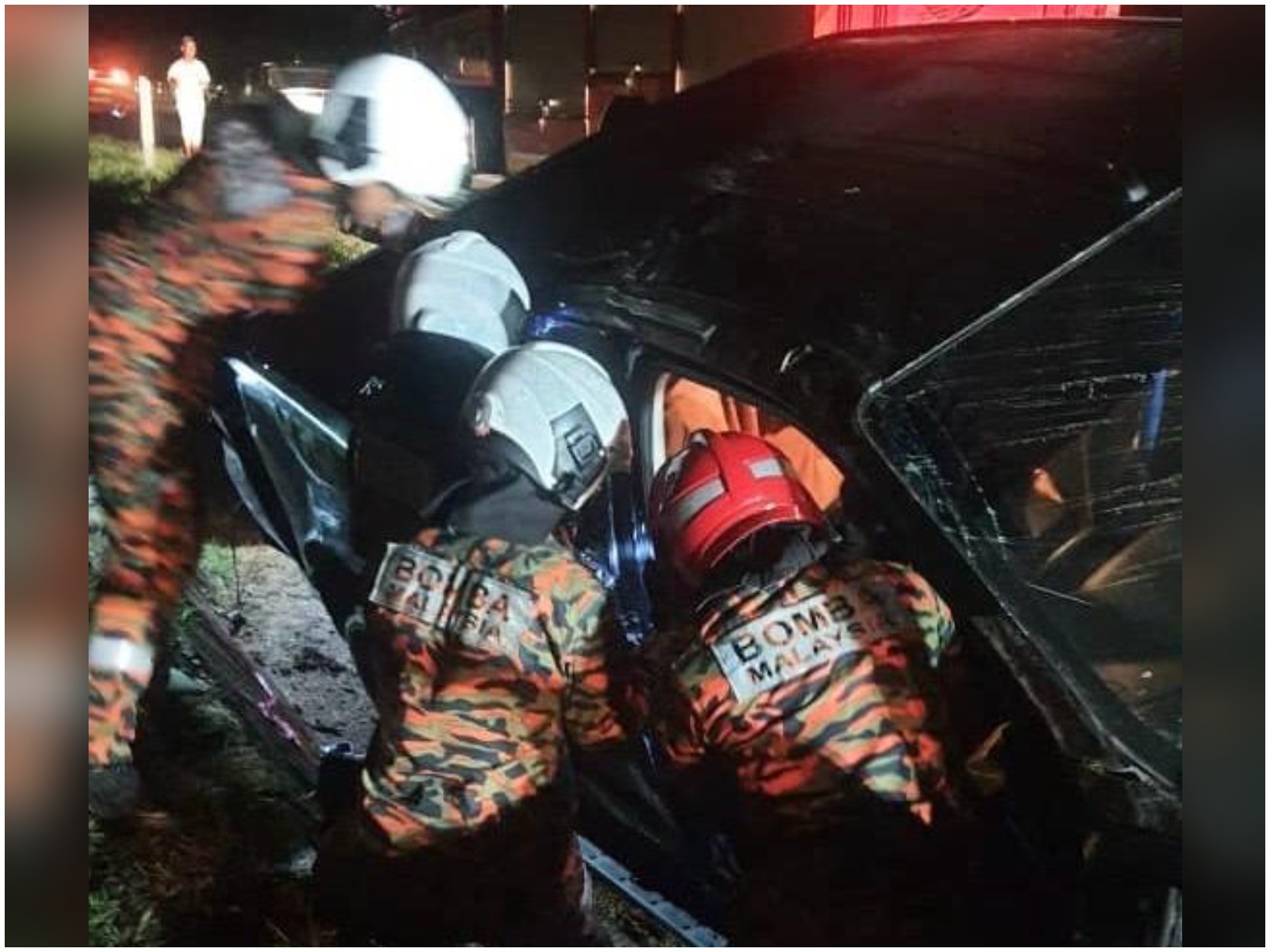 Lelaki maut tercampak, trak pikap terbabas