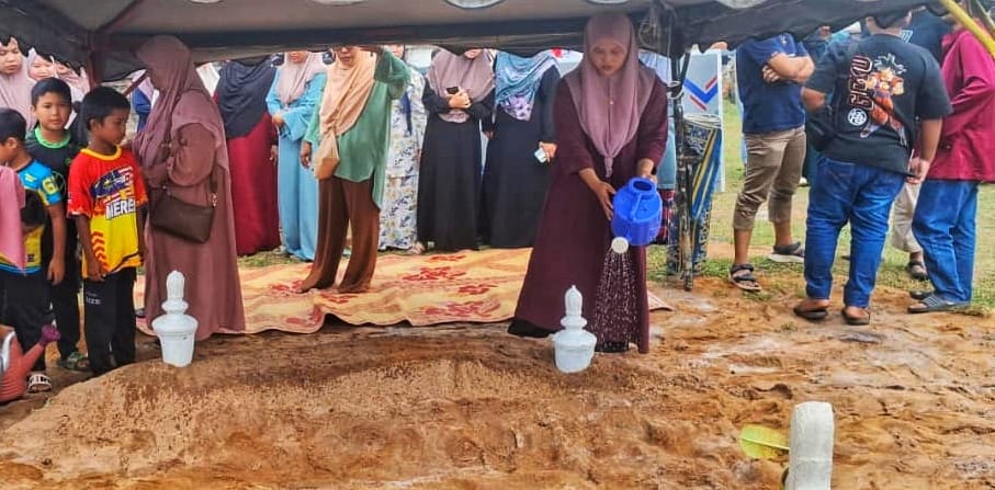 Lemas Pantai Sura Tengah: Jenazah adik dikebumi sebelah pusara kakak