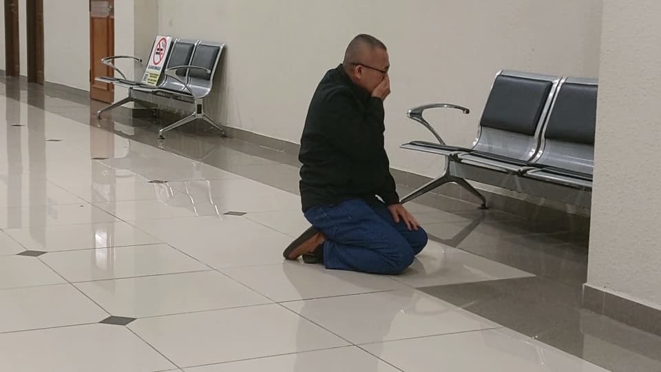 Bekas Ketua Balai Bomba Peramu sujud syukur bebas tuduhan terima suapan