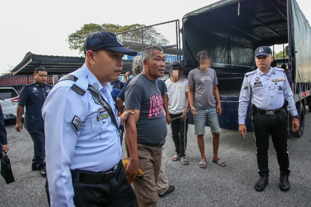 Pemandu van Siam dituduh langgar gadis hingga maut