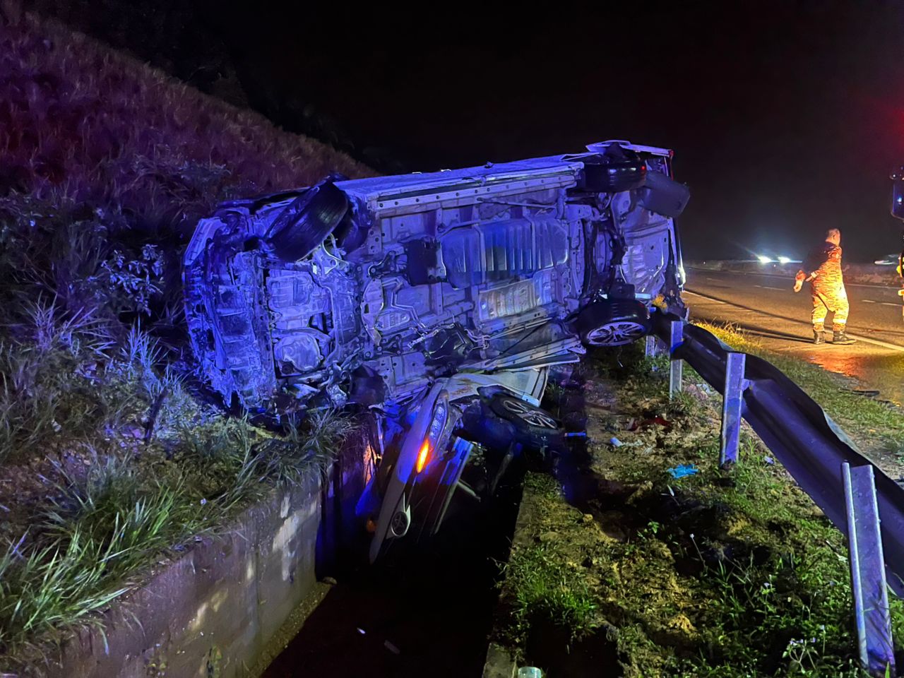 [VIDEO] Pelajar IPT maut kemalangan tiga buah kenderaan