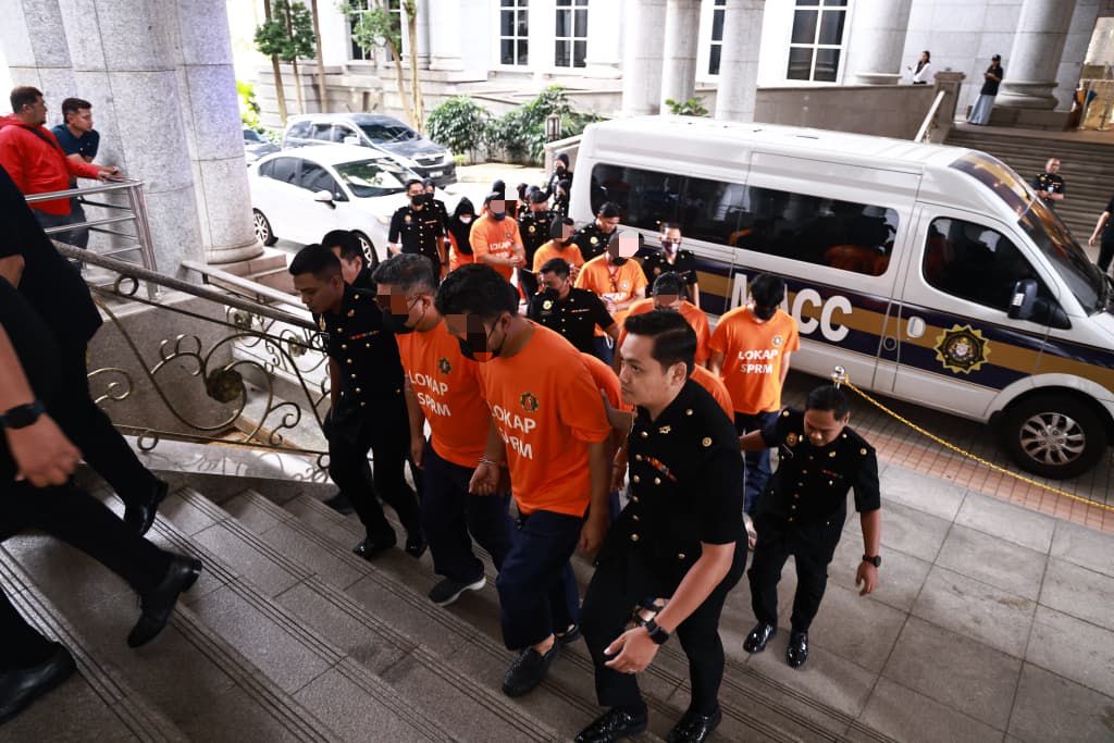 17 pengarah syarikat direman disyaki terlibat rasuah perolehan Tentera Darat