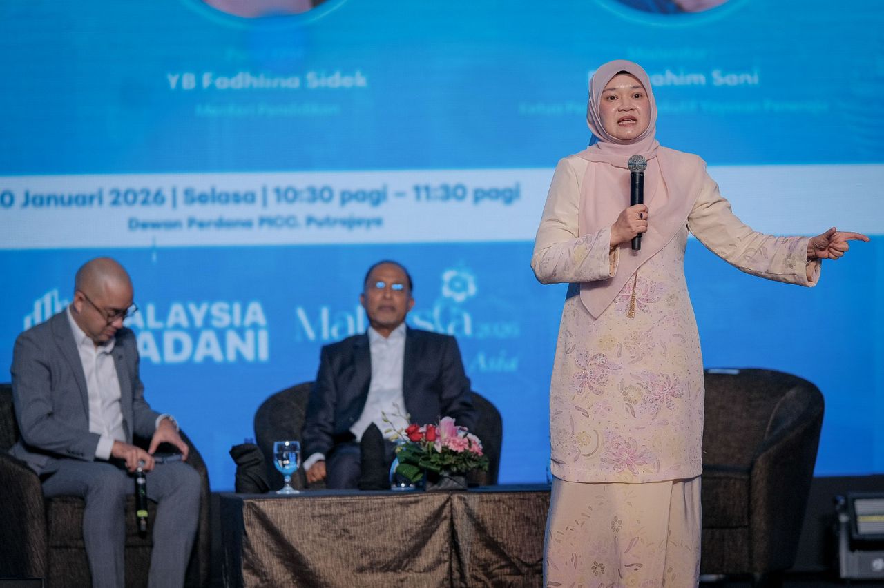 Tahun 1 usia 6 tahun hanya untuk anak, ibu bapa yang bersedia